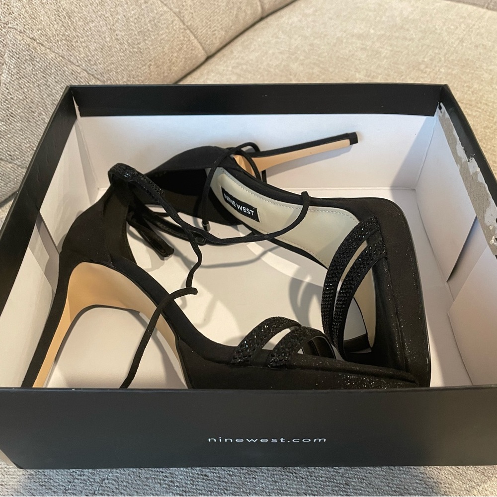 NEW! Black Nine West heels